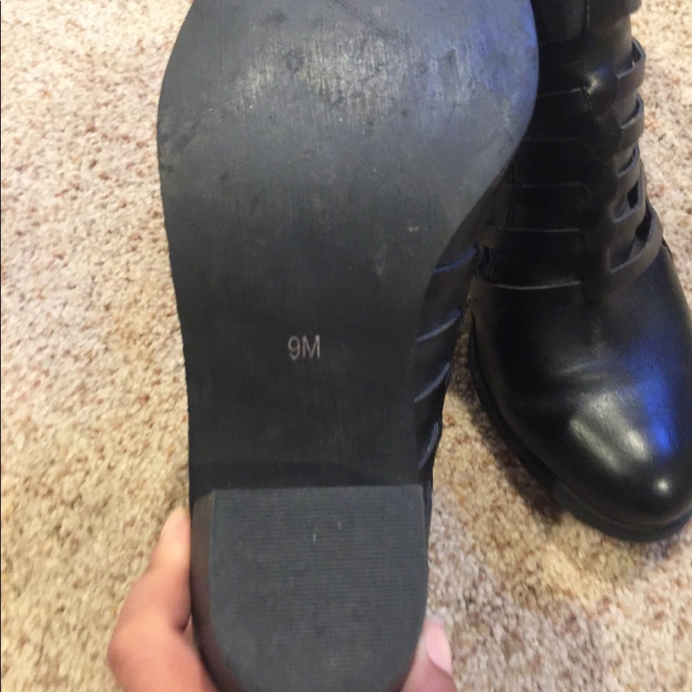 Guess Booties - Picture 3 of 6